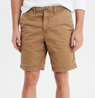 Looking for a more mature style for keeping cool? These khaki shorts are for you!